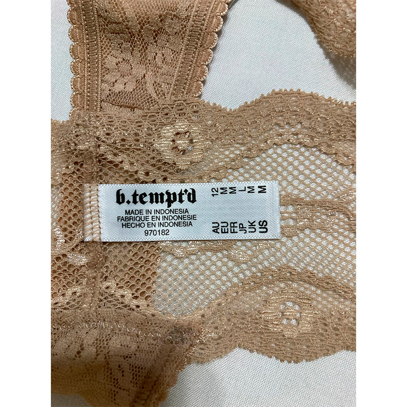 b.tempt'd by Wacoal womens Lace Kiss Panty Thong Panties Blue Natural M