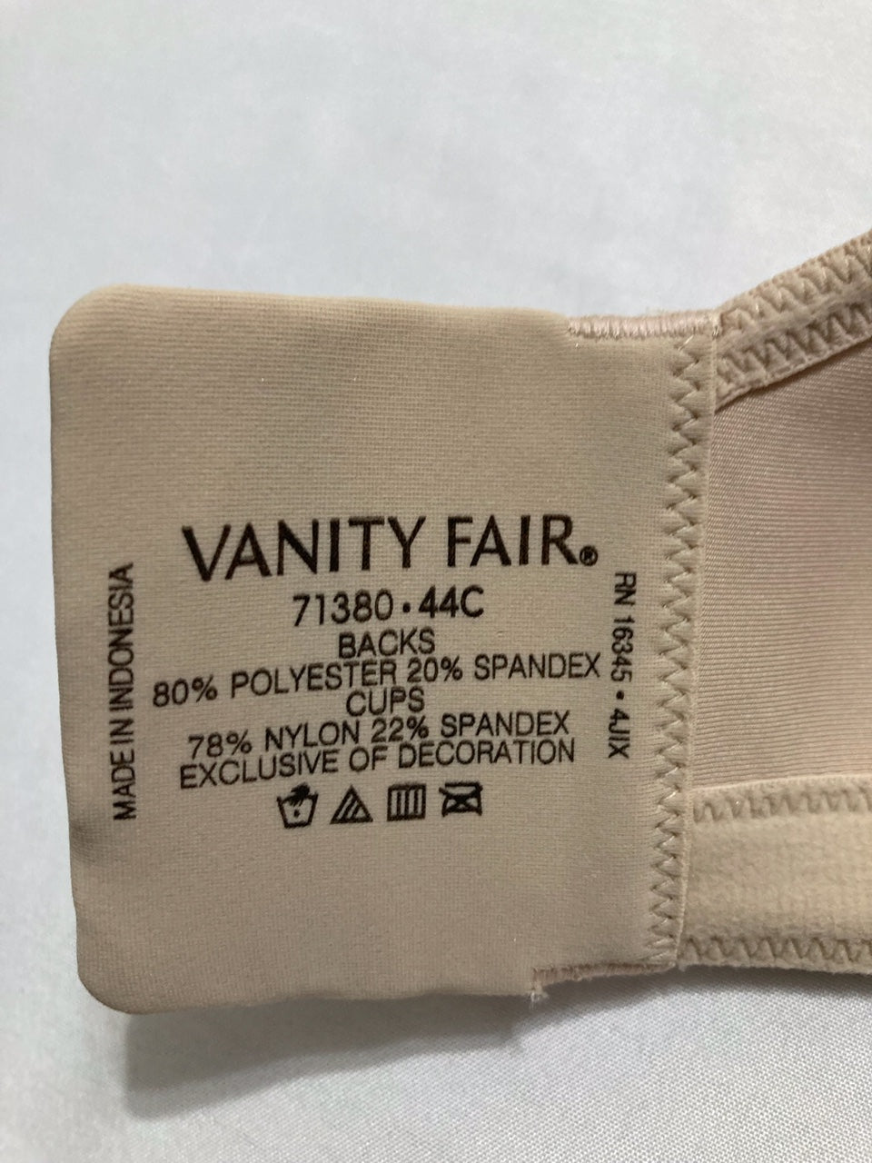 VANITY FAIR Full Figure Beauty Back Smoothing Bra 4 Way Stretch Fabric BEIGE 44C