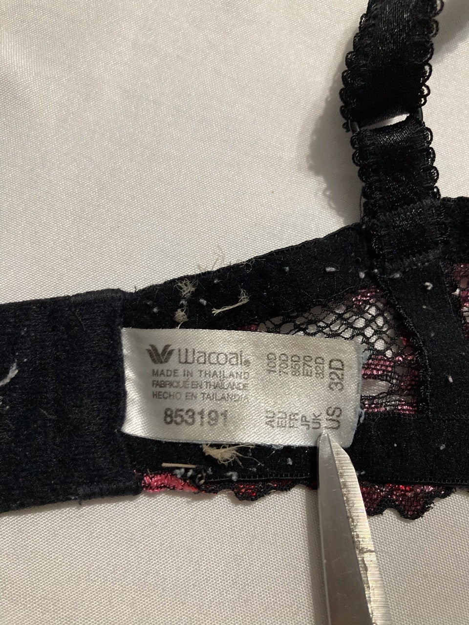 NWD WACOAL Embrace Lace Contour Bra BLACK/RED 32D