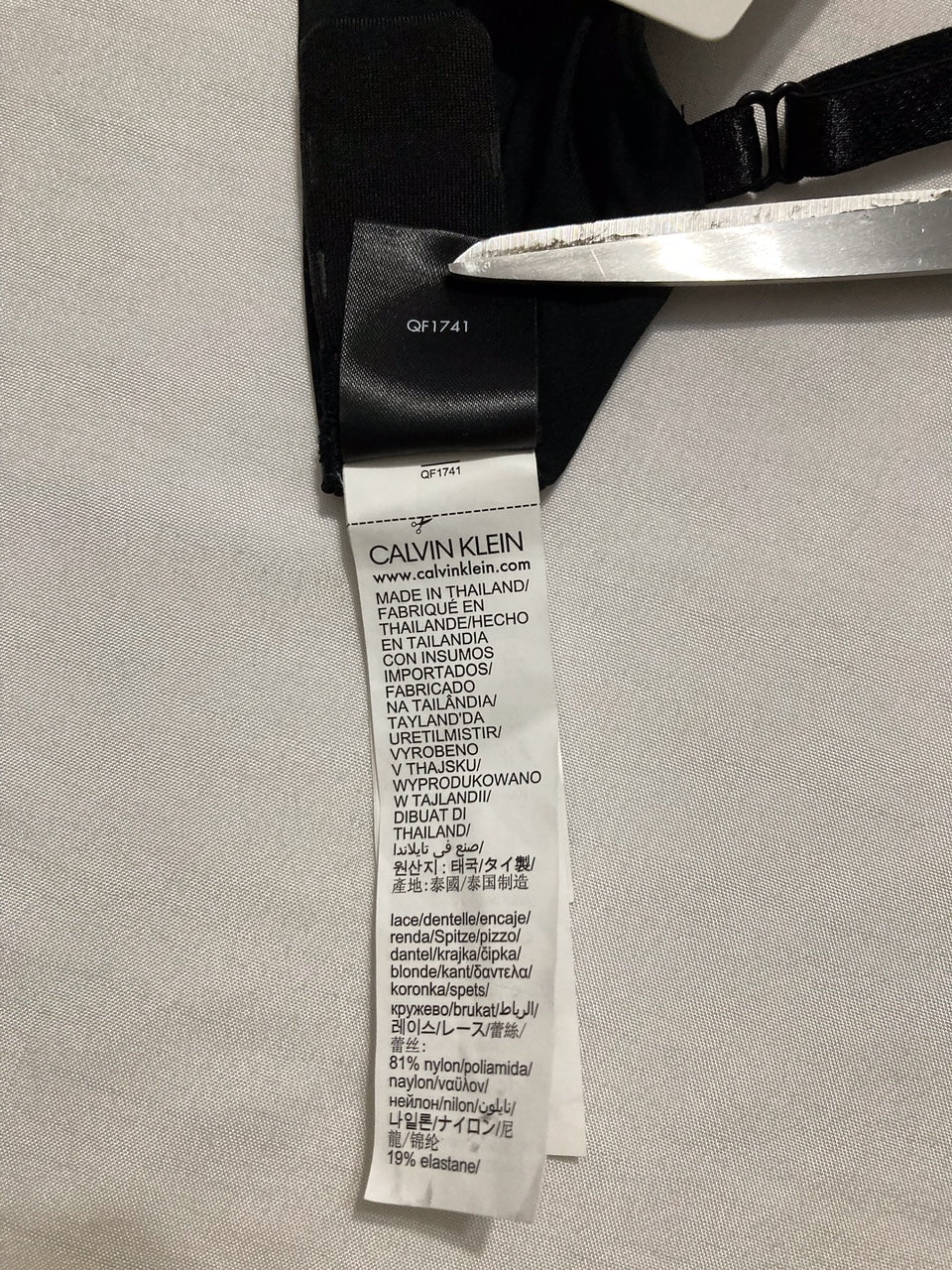 CALVIN KLEIN Seductive Comfort Unlined Lace Bra BLACK 32D