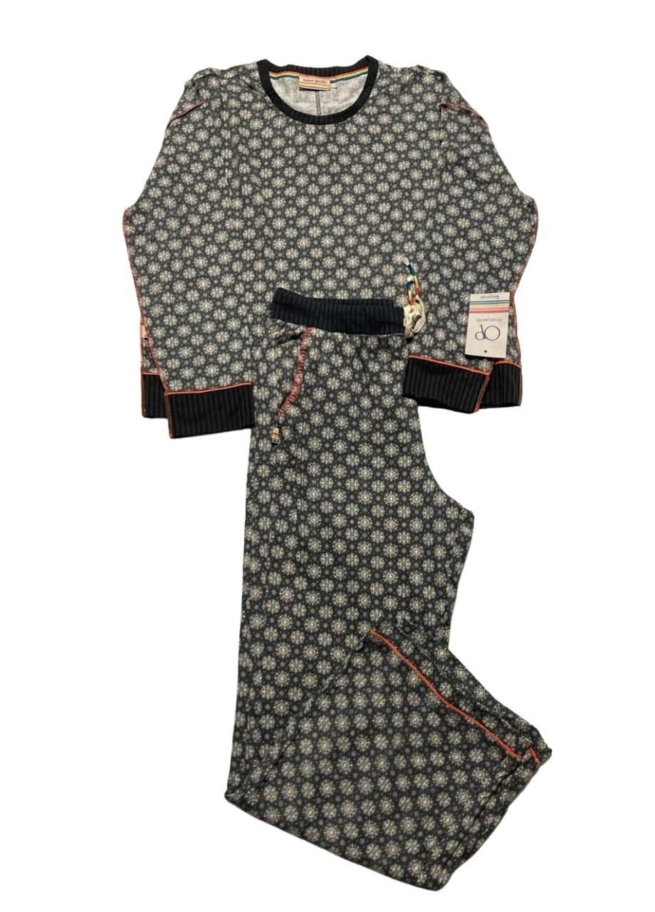 OCEAN PACIFIC Soft Long Sleeve Fleece and Open Leg Pants Pajama set BLACK M