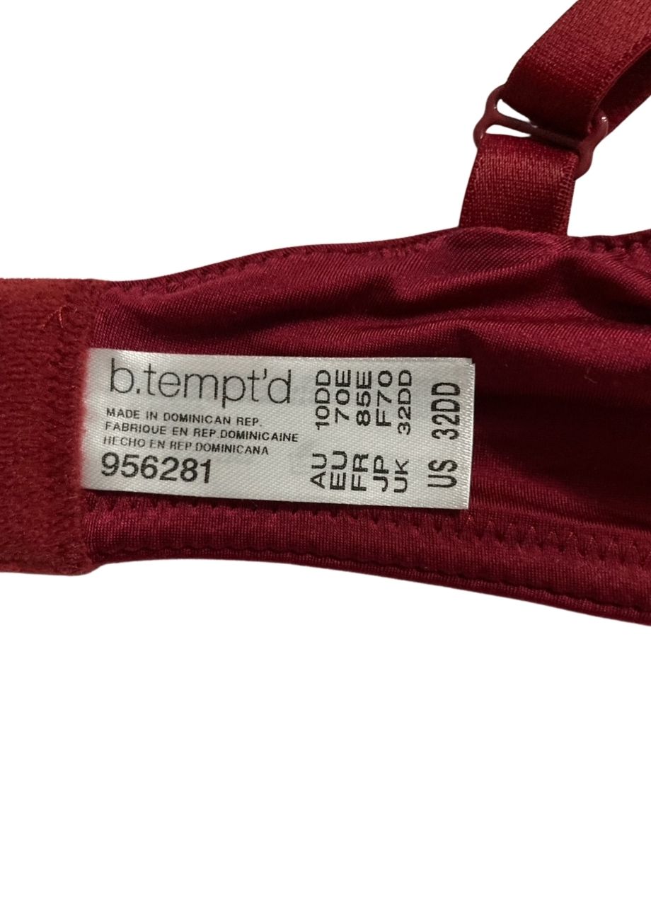 B.TEMPT´D Future Foundation Lightly Padded Wire Free T-Shirt Bra RED 32DD