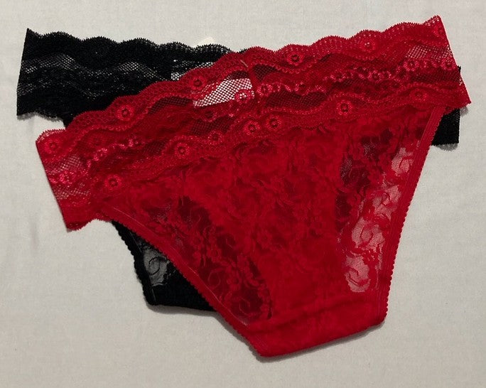 B.TEMPT'D 2-Pk. Lace Kiss Thong Underwear ASSORTED S