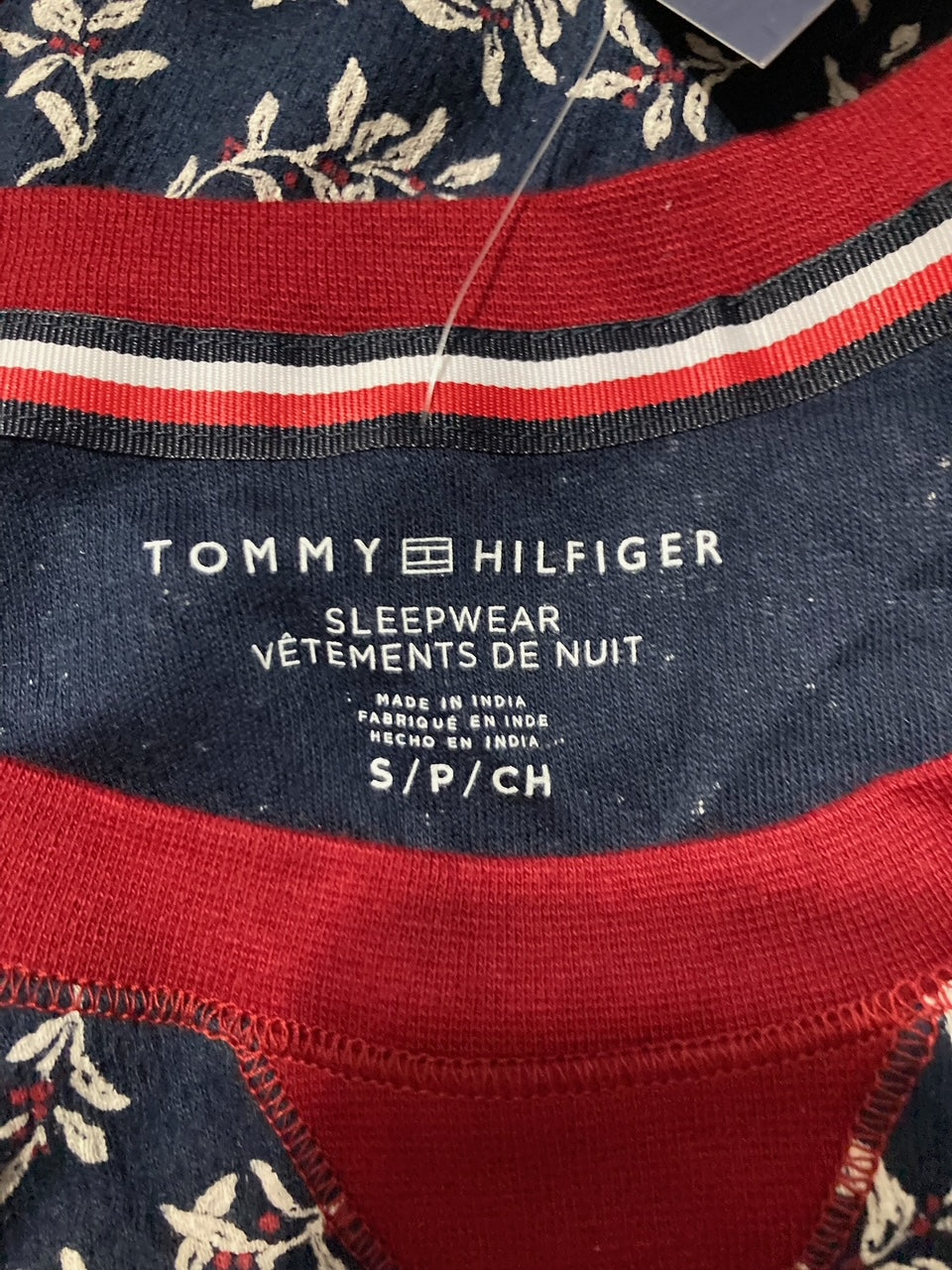 TOMMY HILFIGER Crewneck Top & pant pajama set HOLLY BERRY S