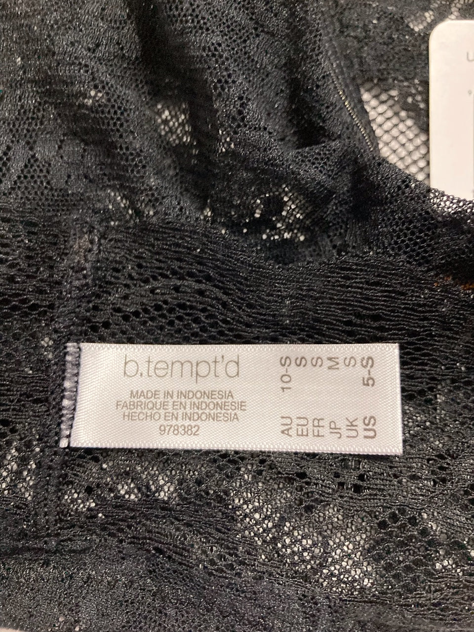 B.TEMPT'D Lace Kiss Hi Leg Brief Panty BLACK S