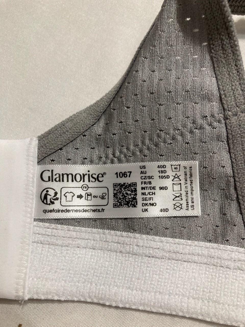 GLAMORISE Plus Size No-Bounce Camisole Sports Bra Wirefree WHITE 40DD
