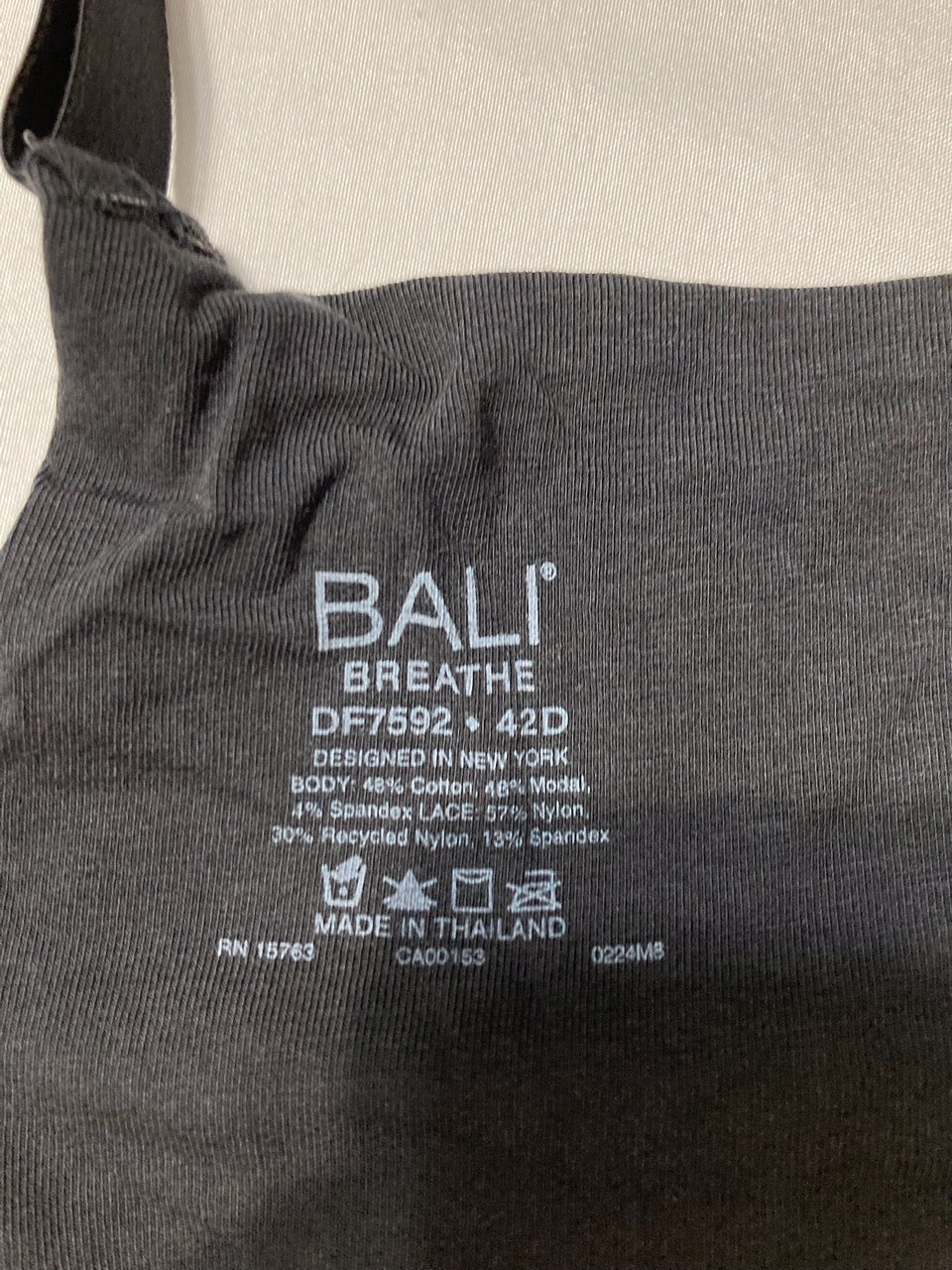 BALI T-Shirt Breathable Lightweight Underwire Bra Convertible Straps BLACK 42D