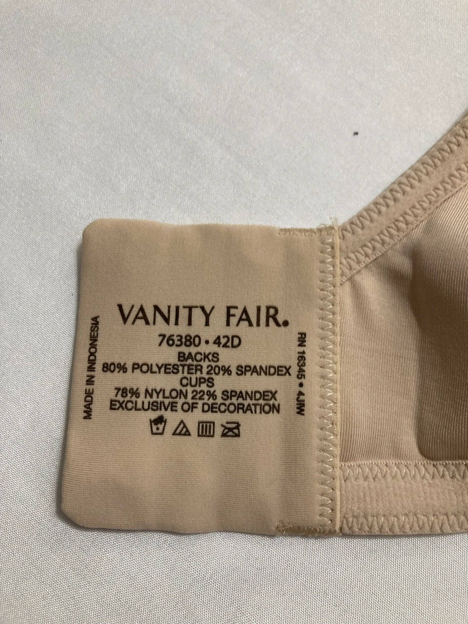 VANITY FAIR Full Figure Beauty Back Smoothing Bra 4 Way Stretch Fabric BEIGE 42D