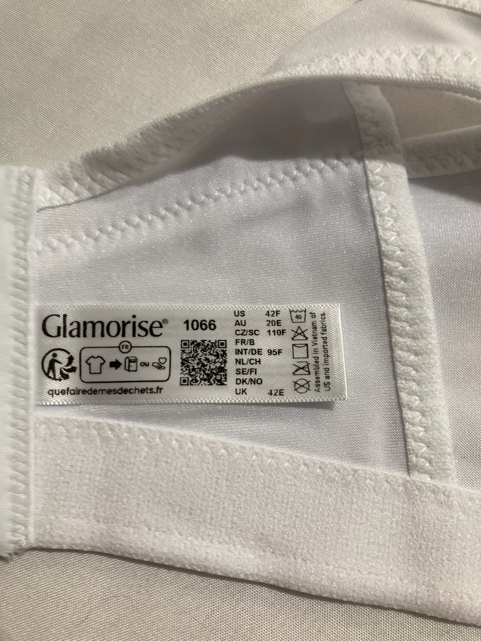 GLAMORISE Full Figure Plus Size No-Bounce Camisole Sports Bra Wirefree WHITE 42F