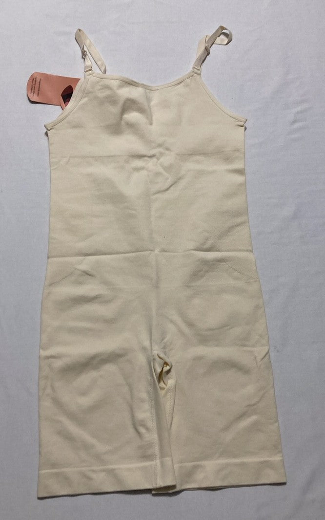 SHAPERMINT Essentials Scoop Neck Mid-Thigh Bodysuit BEIGE M