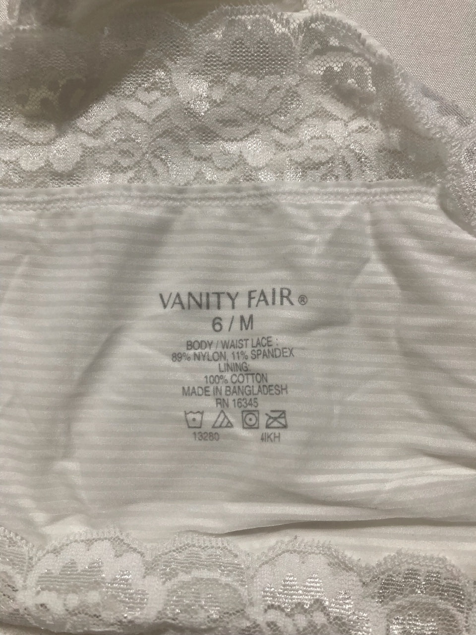 VANITY FAIR Flattering Lace Panties: Lightweight Superior Stretch WHITE 6