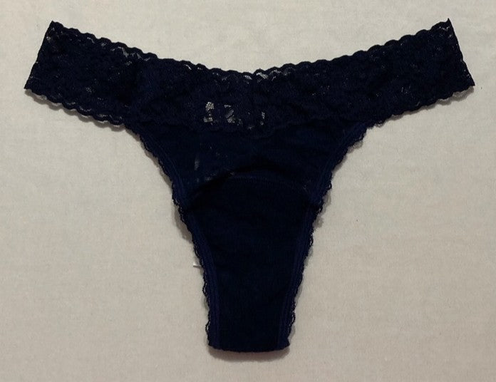 HANKY PANKY Signature Lace Low Rise Thong NAVY OS