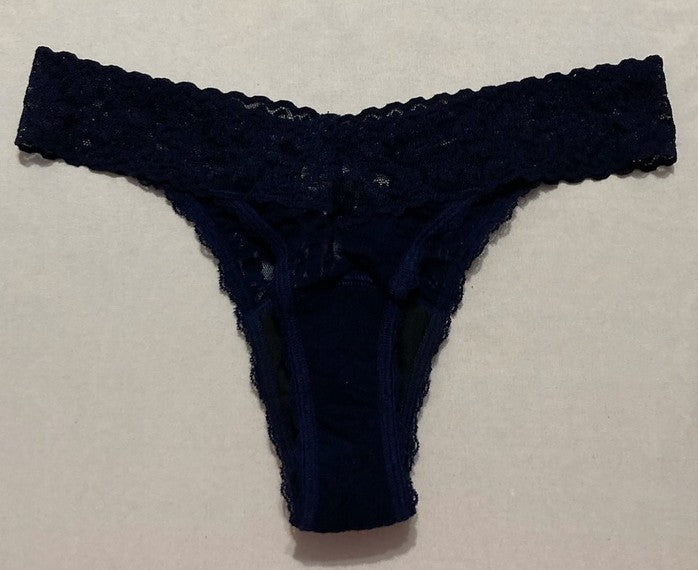 HANKY PANKY Signature Lace Low Rise Thong NAVY OS
